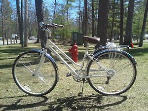 cream schwinn bike